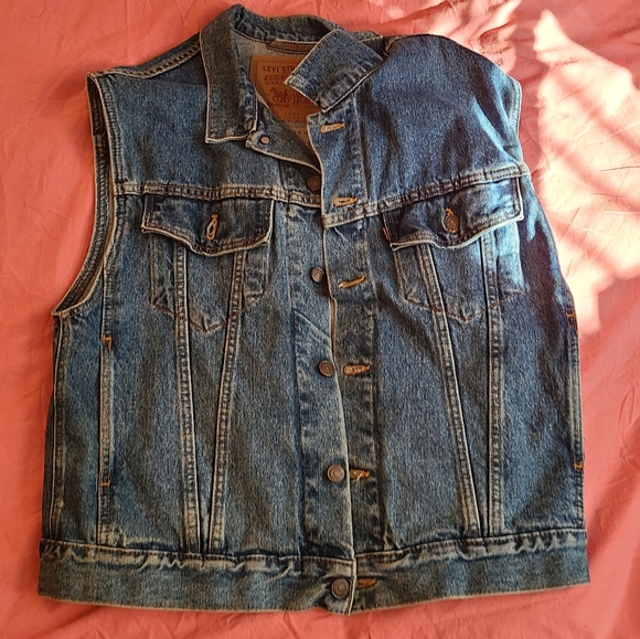 Levis Jean vest - Picture 1 of 3